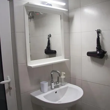 Modern Waterfront 1br With Ac Apartment