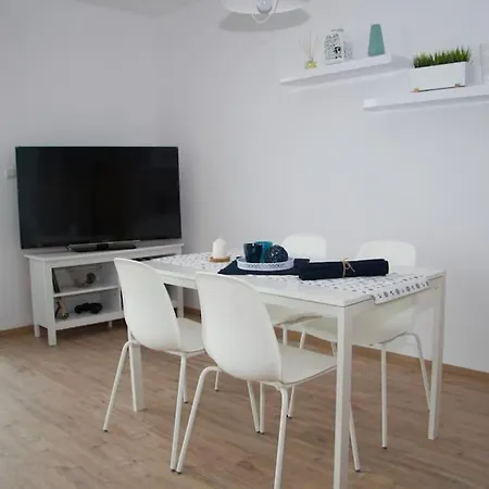 Modern Waterfront 1br With Ac شقة *