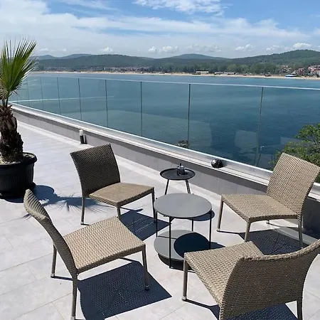 Modern Waterfront 1br With Ac سوزوبول